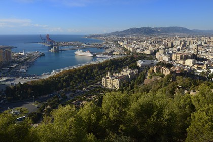 Spain, Andalusia, Malaga, general view over the harbor, the city hall, the Alcazaba and the cathedral from the Castillo de Gibralfaro