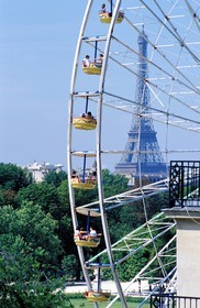 France, Paris, big wheel of the Tuileries gardens and the Eiffel Tower