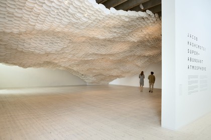 Suède, Comté de Vasterbotten, Umea, le Bildmuseet (Musée d'art contemporain et de la culture visuelle) à Umea Arts Campus, Super-Abundant Atmosphere de l'artiste Jacob Hashimoto