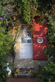 France, Var, Provence Verte (Green Provence), Bras village next to Saint Maximin, Le Peyrourier Bed & Breakfast, une campagne en Provence