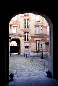 France, Paris (75), la cour d'un immeuble de la rue Reuilly