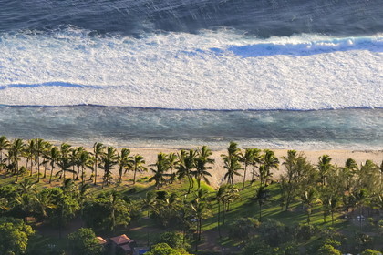 France, île de la Réunion, la côte sud, plage de Grand-Anse (vue aérienne)