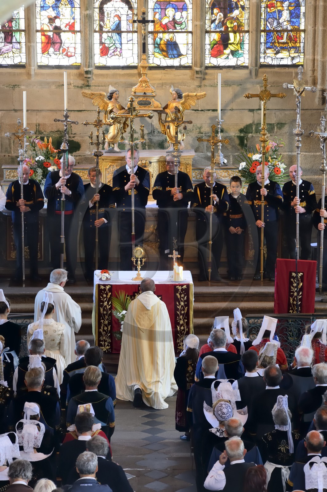 France, Finistere, Locronan, labelled Les plus Beaux Villages de France (The Most Beautiful Villages of France), Saint Ronan church, religious ceremony that ends the procession of the Tromenie