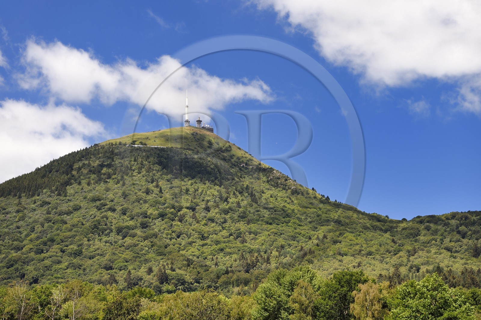 France, Puy-de-Dôme (63), Parc Naturel Régional des Volcans d'Auvergne, Chaine des Puys classée Patrimoine Mondial de l’UNESCO, le volcan Puy de Dôme