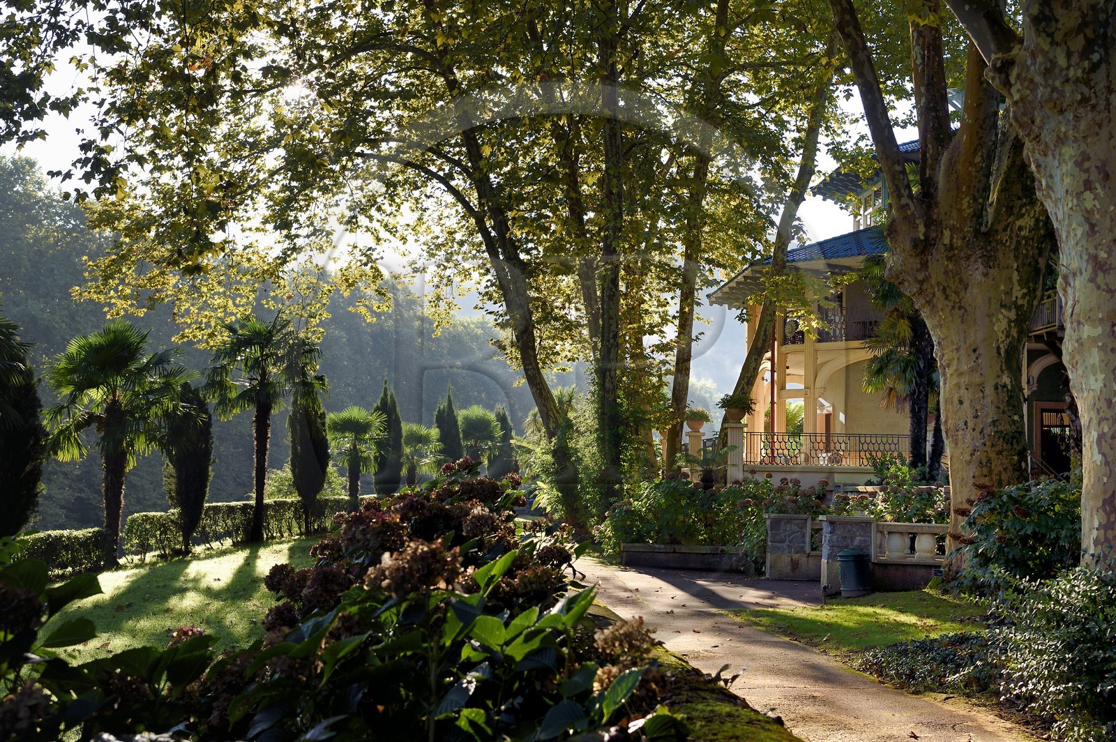 France, Pyrénées-Atlantiques (64), Pays-Basque, Cambo-les-Bains, l'établissement thermal