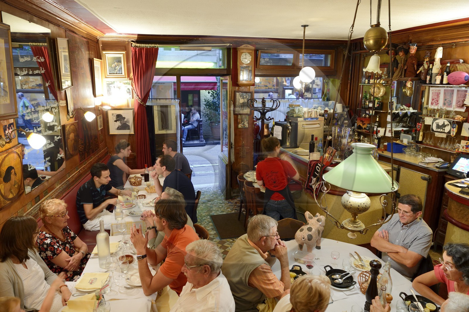 France, Rhone, Lyon, Restaurant bouchon lyonnais Le Garet, the hero of the Resistance Jean Moulin had regularly lunch here