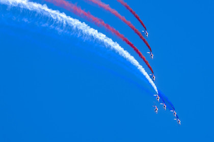 France, Bouches-du-Rhône (13), Salon-de-Provence, base aerienne 701, base de la Patrouille de France (PAF pour Patrouille acrobatique de France) de l'Armée de l'air et de l'espace française, les avions Alphajet en formation lors d'un vol d'entrainement