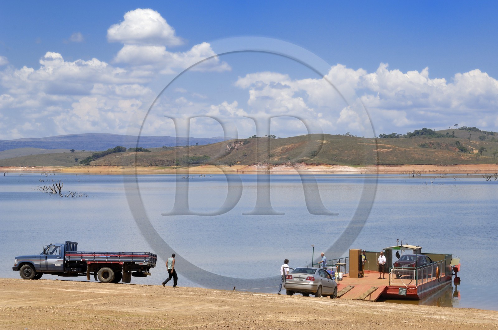 Brazil, Minas Gerais state, Carrancas area, boat crossing the Rio Grande river (Gold Route, Estrada Real)