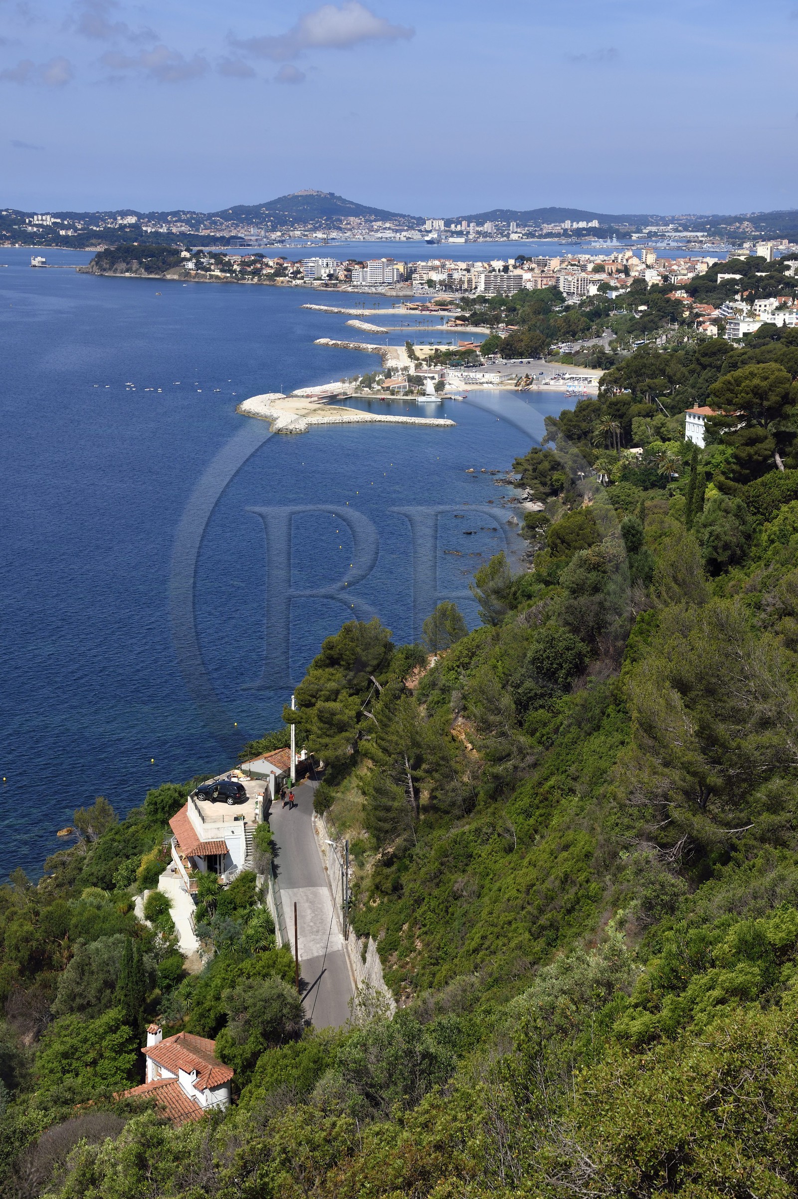 France, Var (83), Toulon, quartier Le Mourillon, les plages vu depuis le Fort du Cap Brun