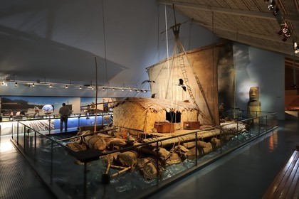 Norvège, Oslo, presqu'île de Bygdoy, musée du Kon-Tiki, le radeau Kon-Tiki (1947) de Thor Heyerdahl qui a traversé le pacific du Perou à la Polynésie