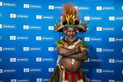 France, Paris (75), siège de l'UNESCO, conférence à l'Université de la Terre du 25 novembre 2022, le chef Papou Mundiya Kepanga