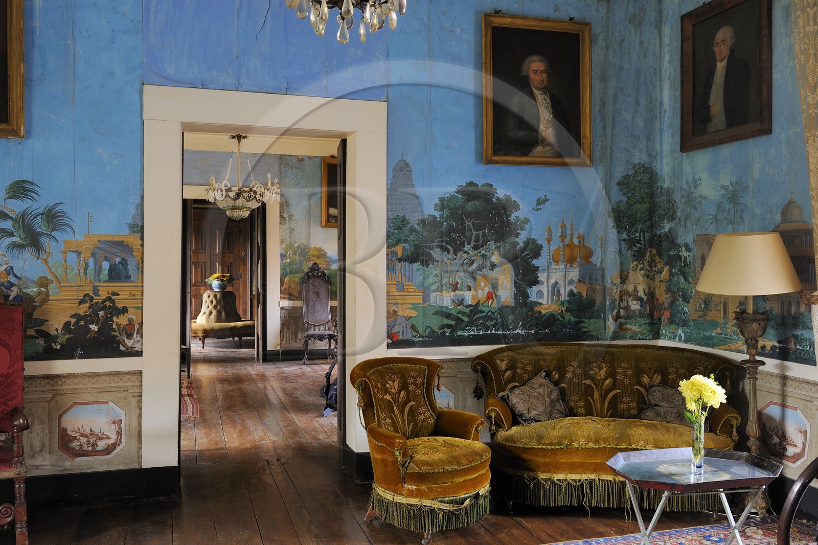 Portugal, région du Minho, Guimaraes, la Casa de Sezim, maison vinicole et d'hôtes, le salon décoré par le papier peint d'origine (vers 1850) de la manufacture Jean Zuber de Rixheim en Alsace