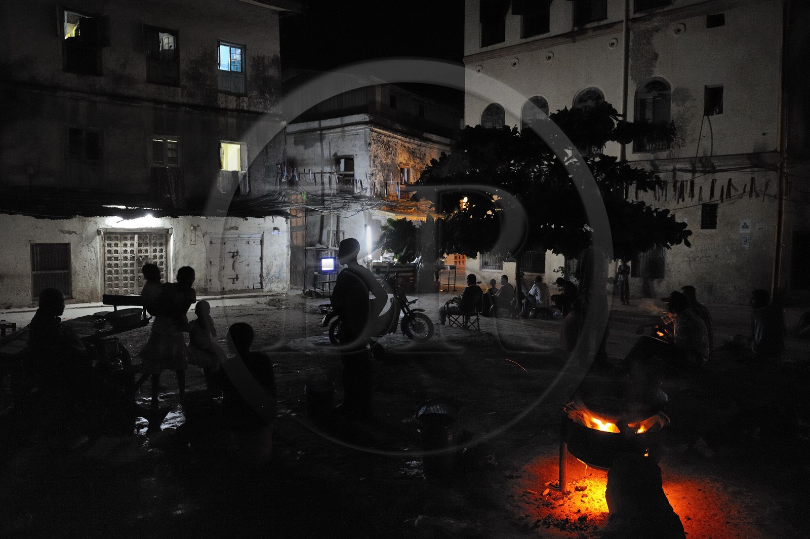 Tanzanie, archipel de Zanzibar, île de Unguja (Zanzibar), ville de Zanzibar, quartier Stone Town, classé Patrimoine Mondial de l' UNESCO, la place peace de la vieille ville dans le quartier de Shangani