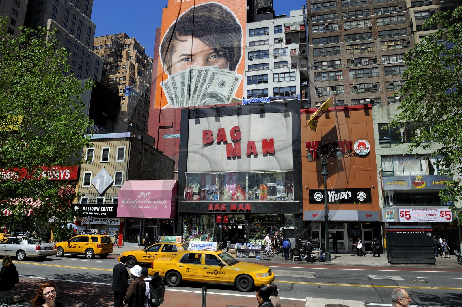 Etats-Unis, New York, Manhattan, Midtown, panneau publicitaire à l'angle de la 8ème avenue et 34ème rue