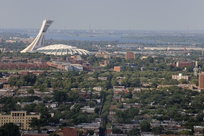 Canada, province de Québec, Montréal, l’est de la ville avec le stade olympique