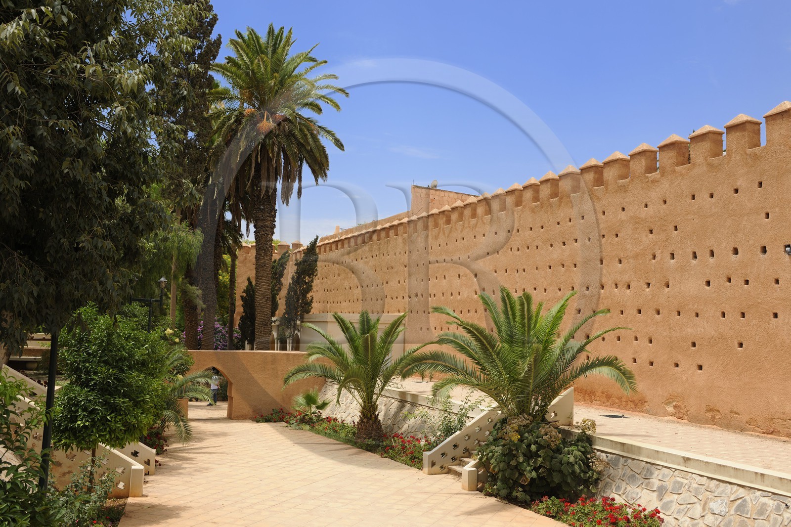 Maroc, région de l'Oriental, Oujda, le jardin du parc Lalla Meriem le long des remparts de la médina