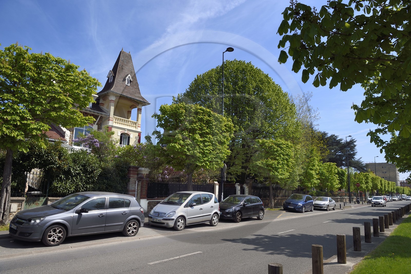 France, Val-de-Marne (94), Champigny-sur-Marne, quartier pavillonnaire en bordure du parc du Tremblay