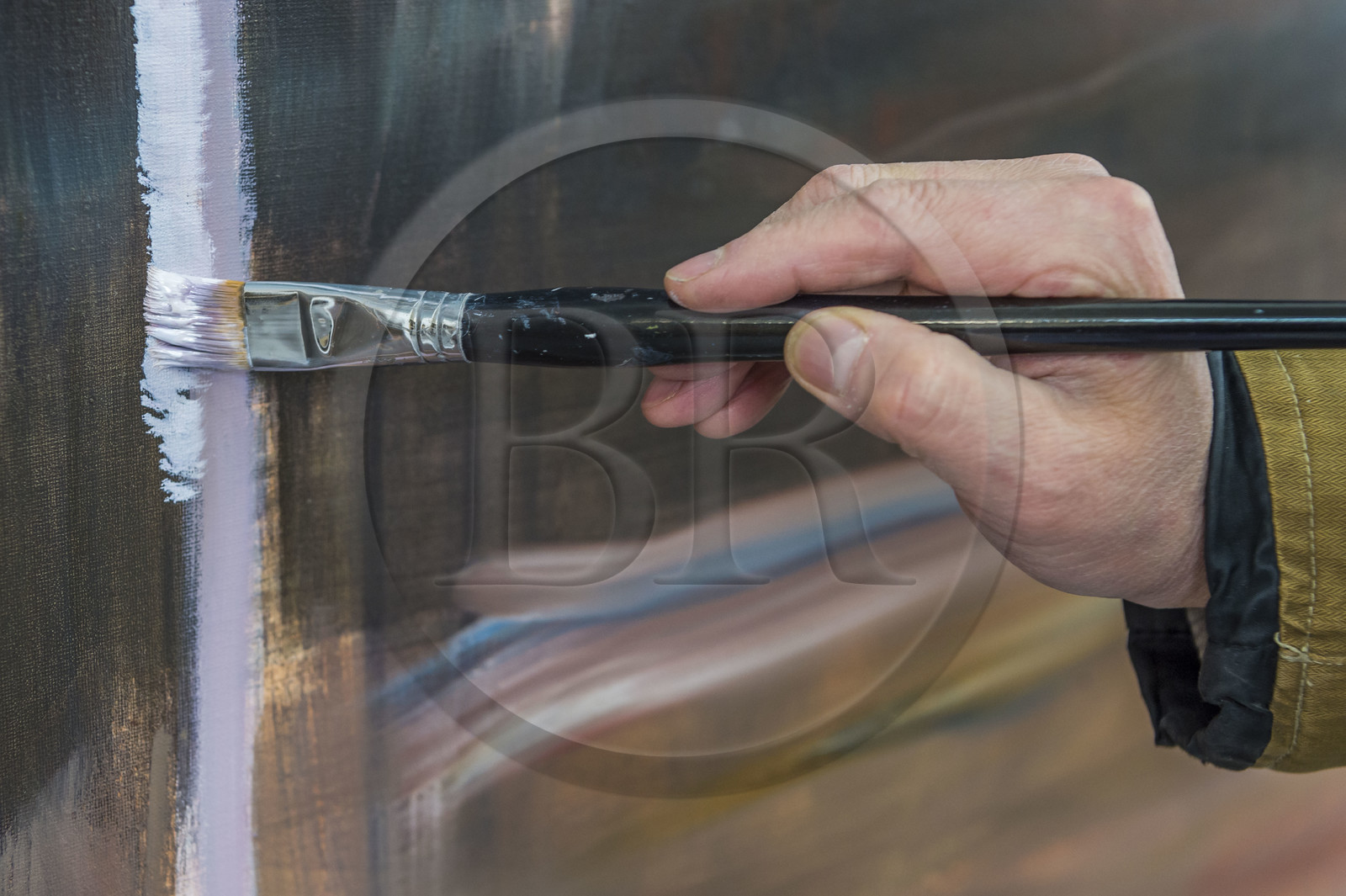 France, Seine-Saint-Denis (93), Les Lilas, l'artiste peintre Xiao Fan Ru dans son atelier
