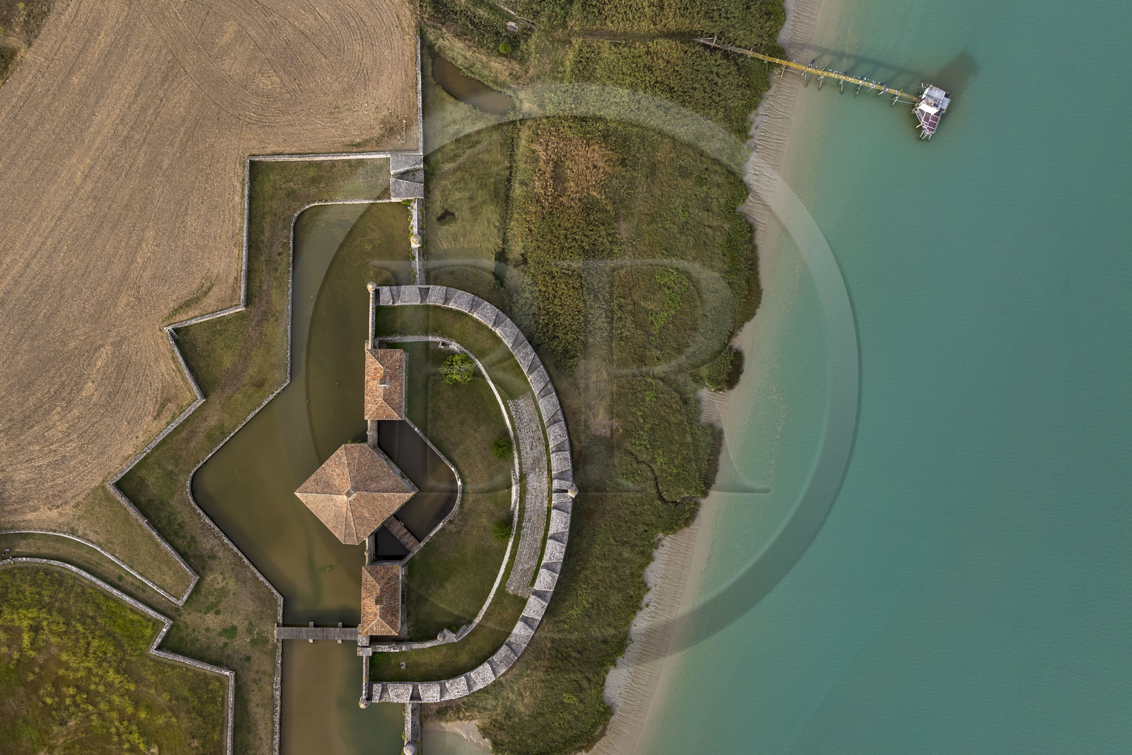 France, Charente-Maritime (17), Saint-Nazaire-sur-Charente, le Fort Lupin au bord de la Charente construit par Vauban (vue aérienne)