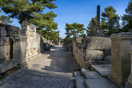 France, Bouches-du-Rhône (13), Parc Naturel Régional des Alpilles, Saint-Rémy-de-Provence, site archéologique de Glanum, quartier de la source sacrée, autels votifs dédiés à Hercule qui a succédé au Dieu Glan