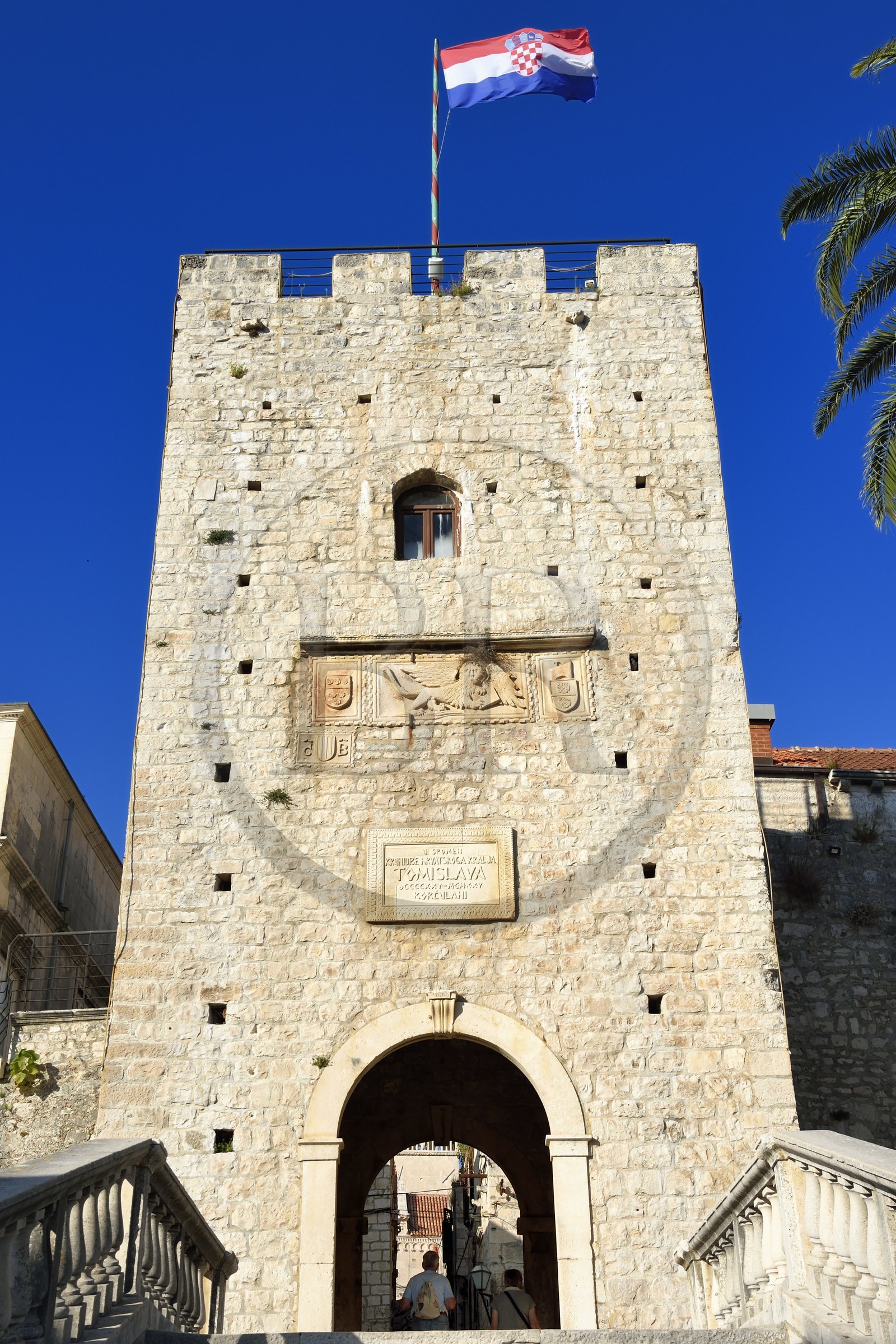 Croatie, Dalmatie, cote dalmate, Ile de Korcula, ville de Korcula, la tour Revelin ou porte méridionale à l'entrée de la vieille ville
