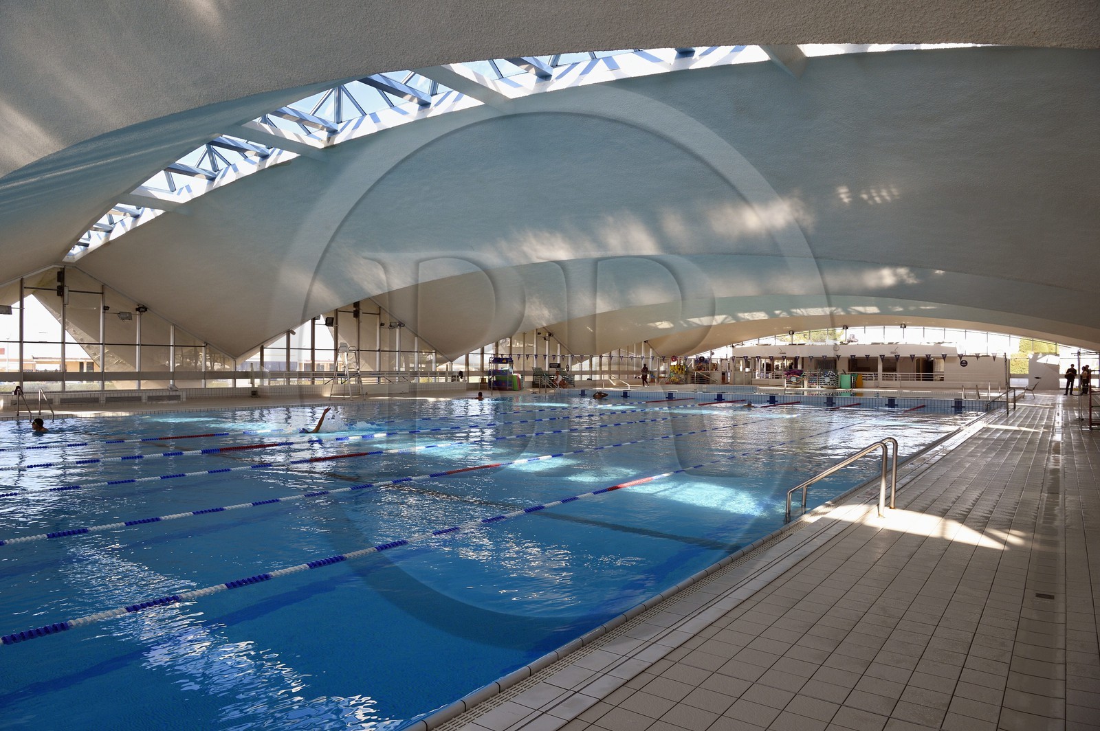 France, Calvados (14), Pays d'Auge, Deauville, la piscine olympique par l'architecte Roger Taillibert