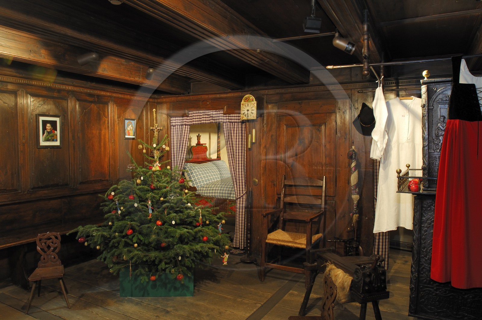 France, Bas Rhin (67,) Strasbourg, musée alsacien, sapin de Noel traditionnel