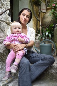 France, Alpes-Maritimes, Eze, Manon Deyney who is the granddaughter of Francis Blanche, and her daughter