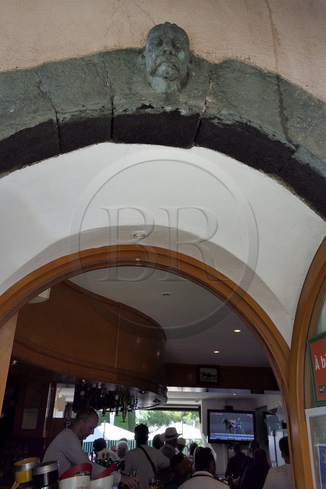 France, Var (83), Saint-Tropez, le porche de la maison dite du Turc rue du général Allard en pierre serpentine