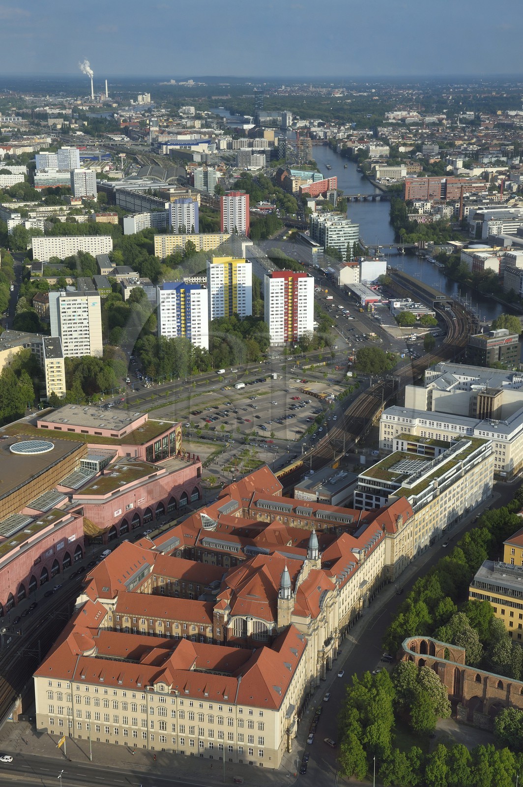 Allemagne, Berlin, Berlin-Mitte, Amtsgericht Mitte et la rivière Spree