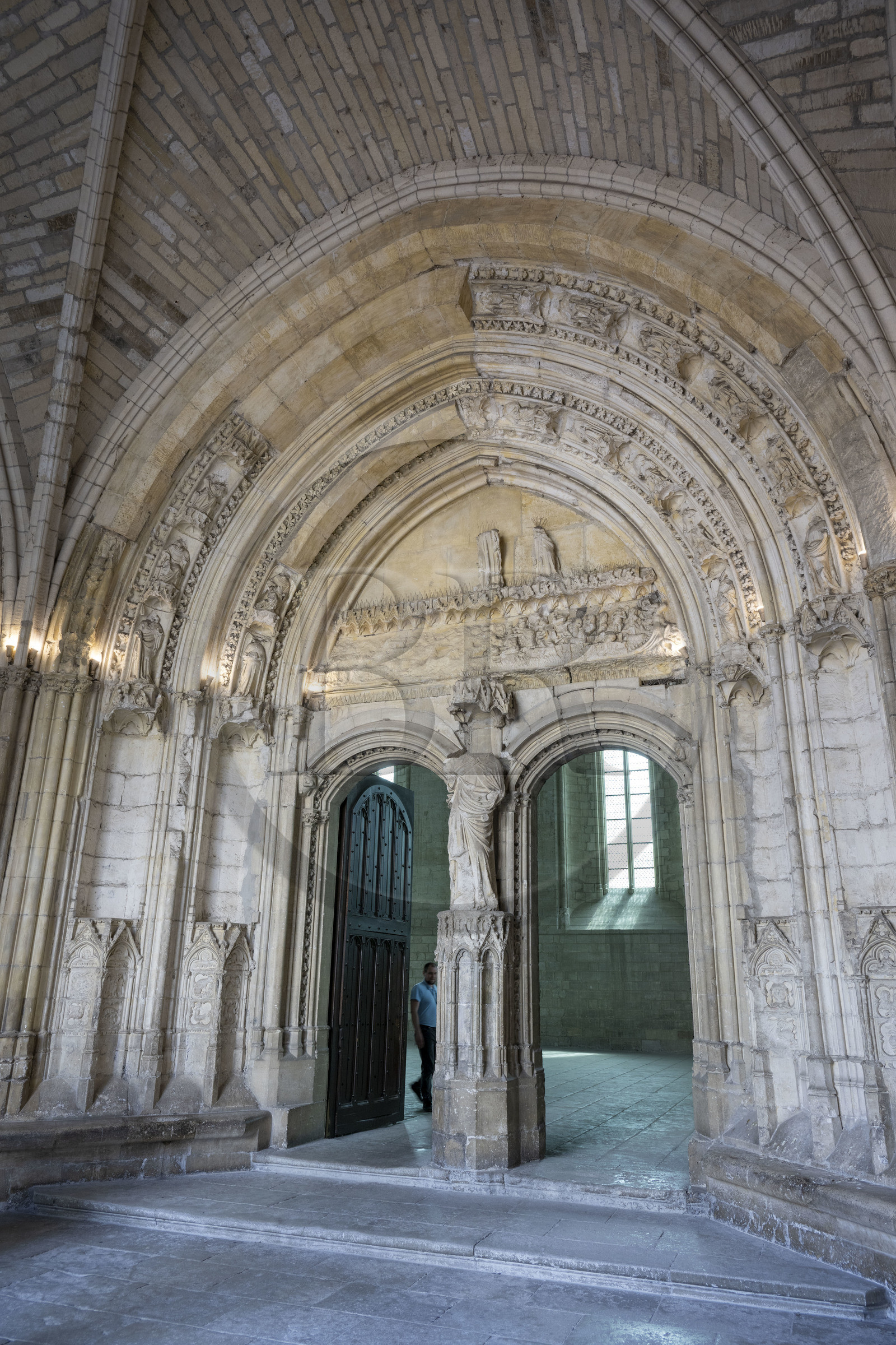 France, Vaucluse (84), Avignon, Palais des Papes classé Patrimoine mondial de l'UNESCO, portail de la Grande Chapelle
