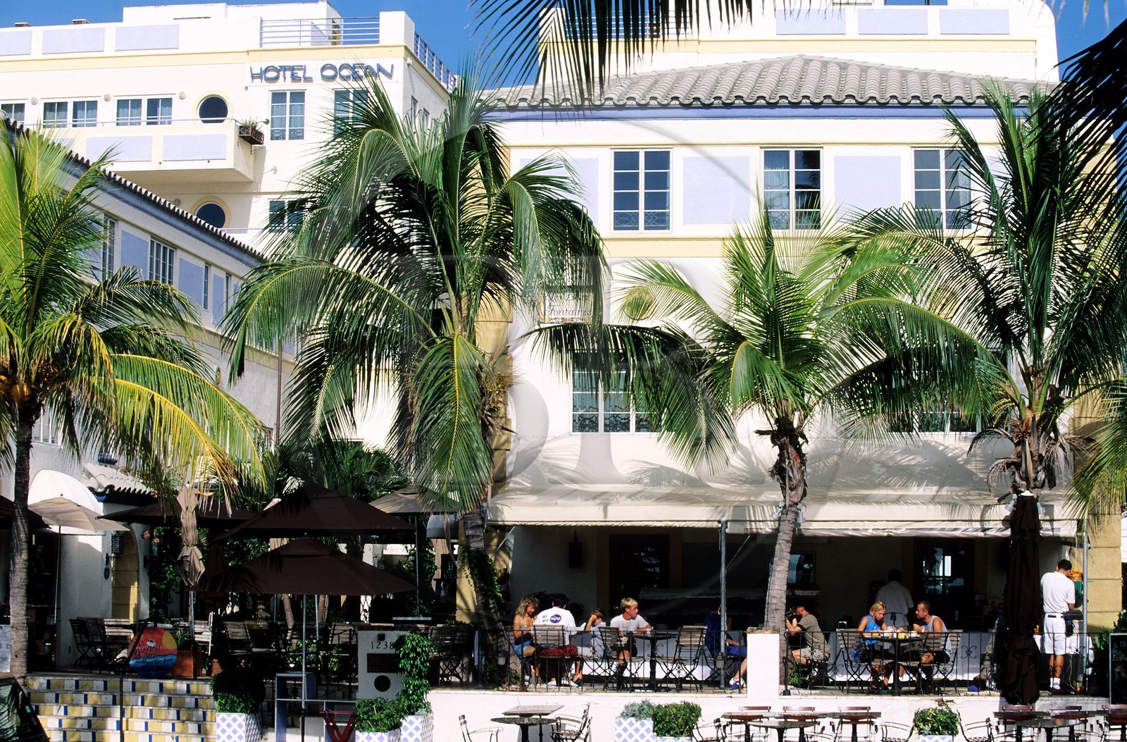 états-Unis, Floride, Miami, le quartier Art Déco de South Beach à l' heure du petit déjeuner sur Ocean Drive