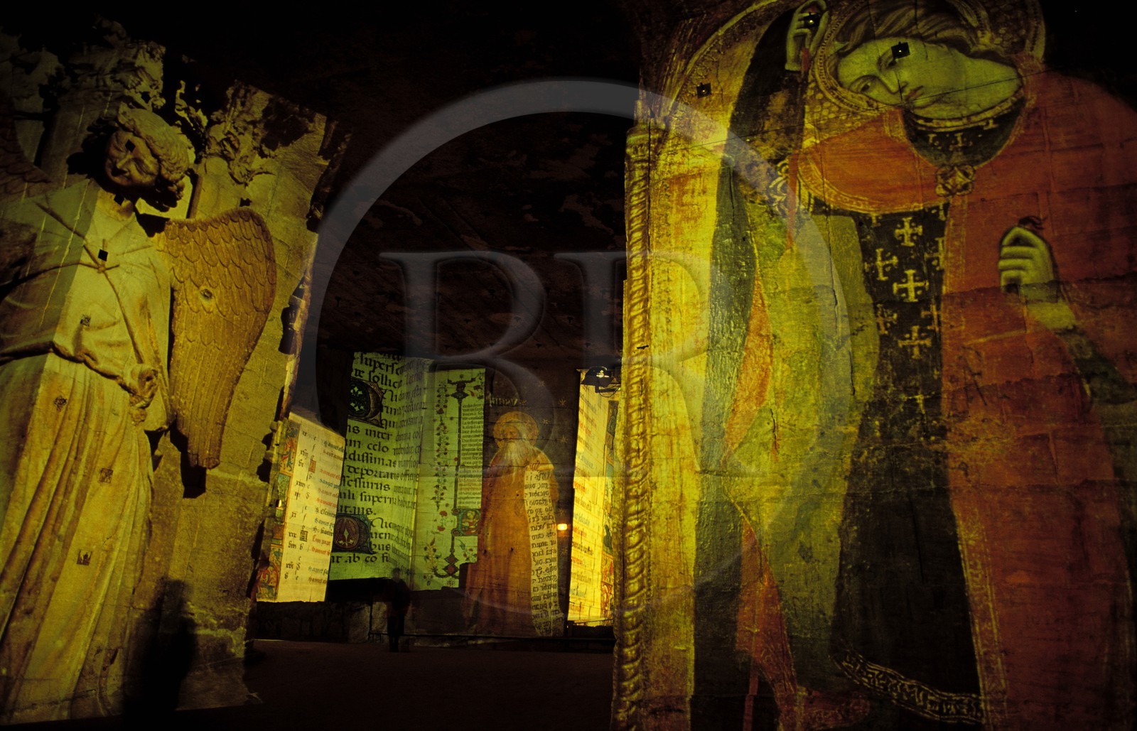 France, Bouches-du-Rhône (13), Les Baux-de-Provence, labellisé Les Plus Beaux Villages de France, jeux de lumières, cathédrale d' images dans l' ancienne carrière