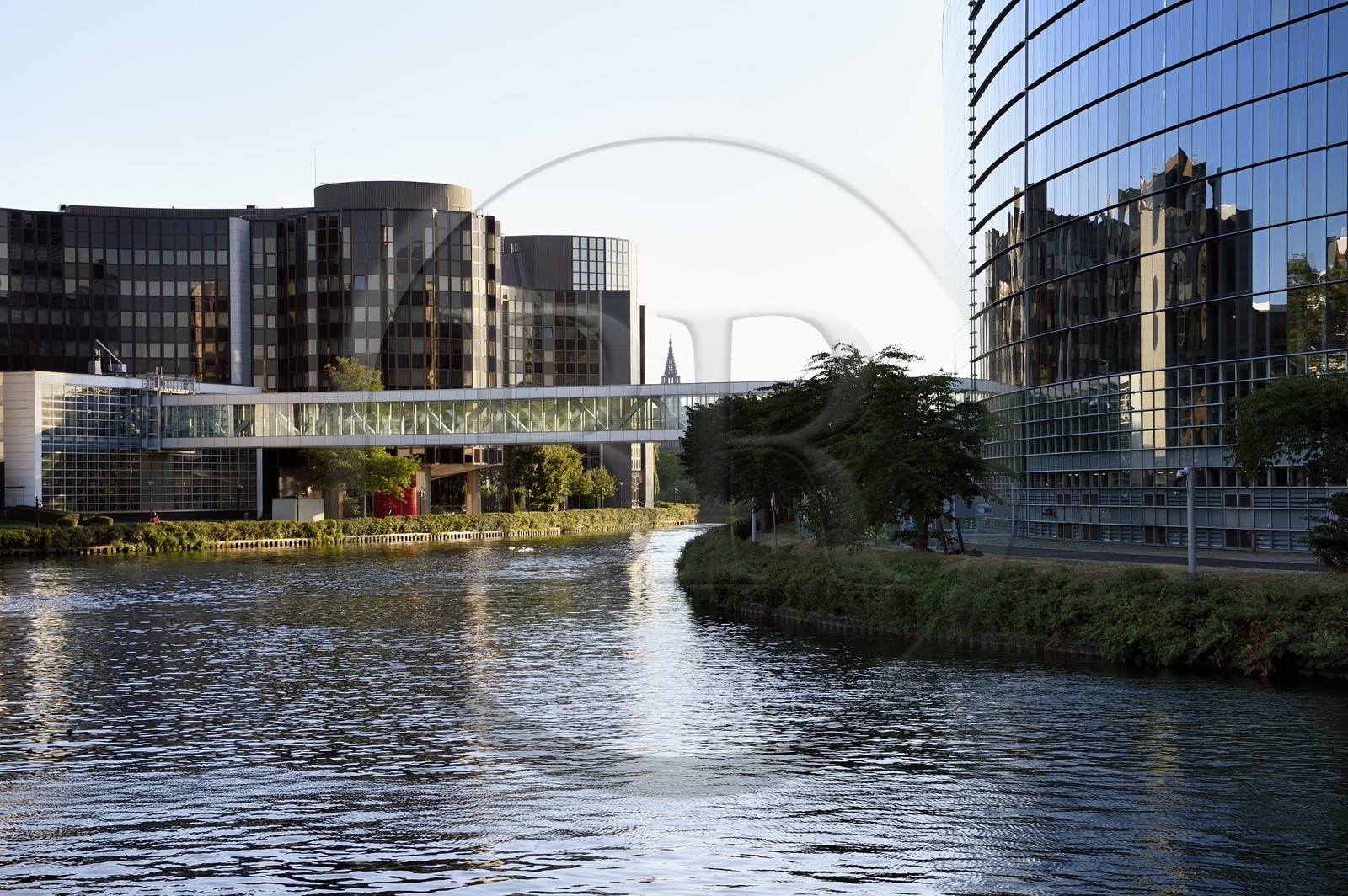 France, Bas Rhin, Strasbourg, European district, the European Parliament, the bridge over the Ill river between the Winston Churchill building and the Louise-Weiss building