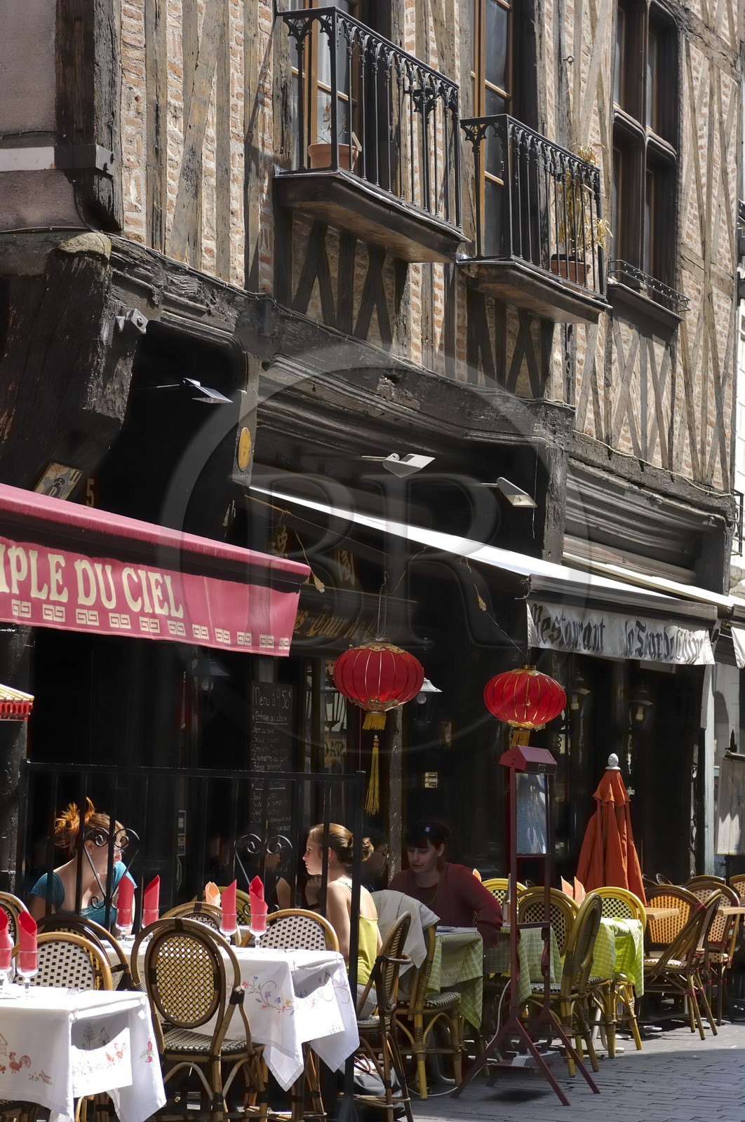 France, Indre et Loire (37), Tours, la rue du Commerce qui mene à la place Plumereau
