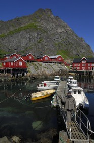 Norvège, Nordland, Iles Lofoten, Ile de Moskenes, maisons de pêcheurs (Rorbuer) au village de A (Å)
