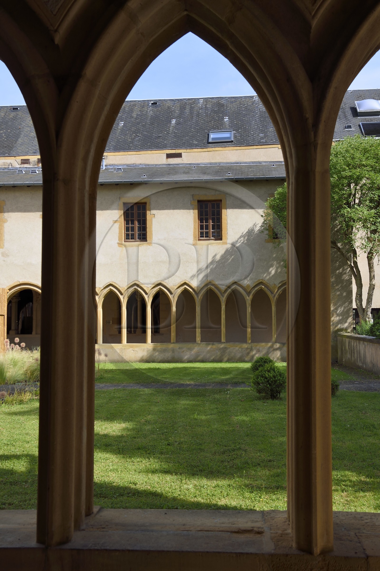 France, Moselle (57), Metz, cloitre des Récollets accueille aujourd'hui l'Institut européen d’écologie de Jean-Marie Pelt et les archives municipales