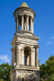 France, Bouches-du-Rhône (13), Parc Naturel Régional des Alpilles, Saint-Rémy-de-Provence, les Antiques de Glanum, cénotaphe gallo-romain érigé entre -30 et -20 av J.-C. élevé à la mémoire d'un homme de la famille des Julii