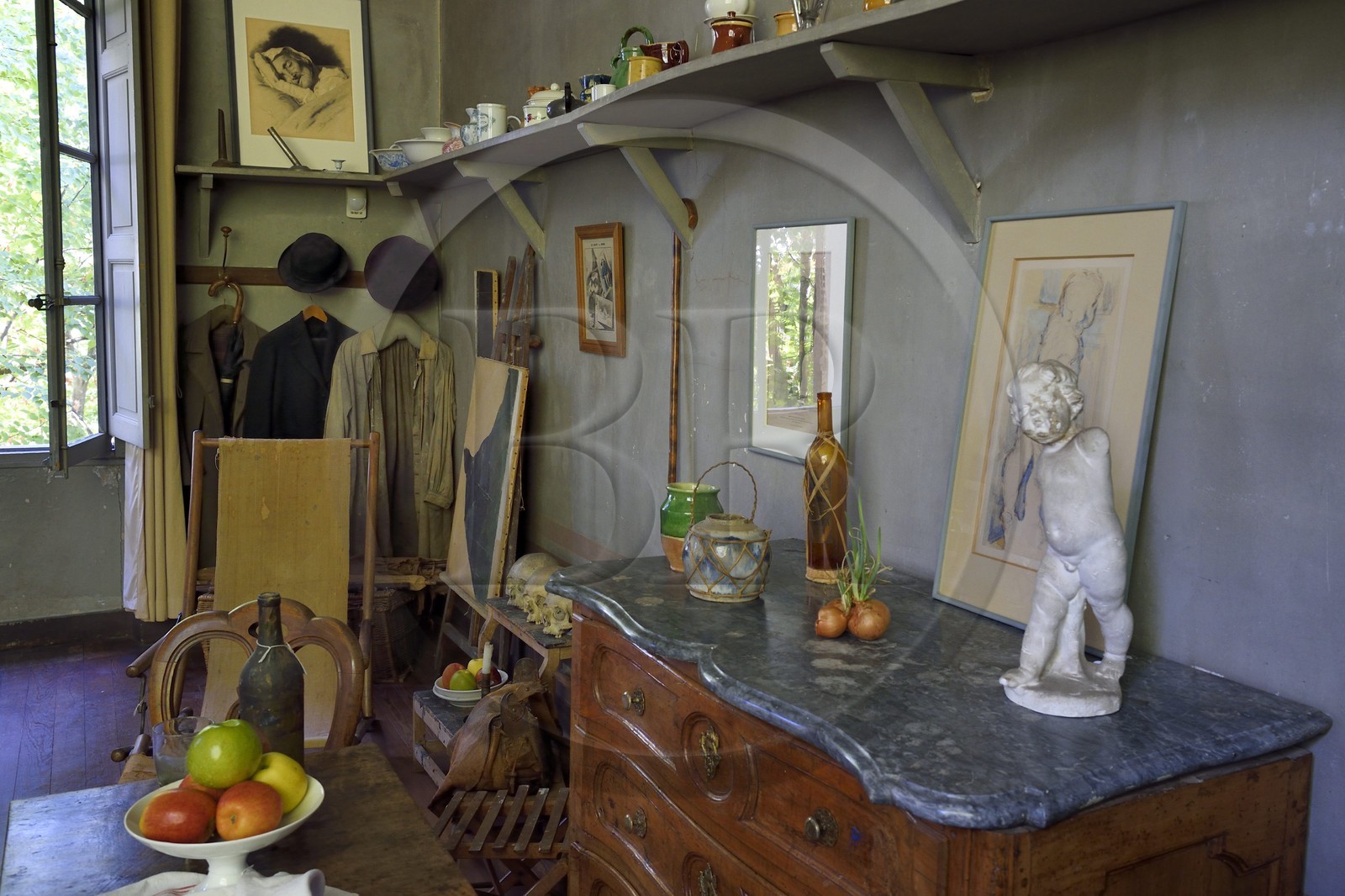 France, Bouches du Rhone, Aix en Provence, Paul Cezanne's Workshop (Atelier de Cezanne) on the Lauves’ hill with the furniture and accessories he used, compulsory mention