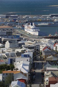 Islande, Reykjavik, la rue Skolavordustigur de la vieille ville menant au port