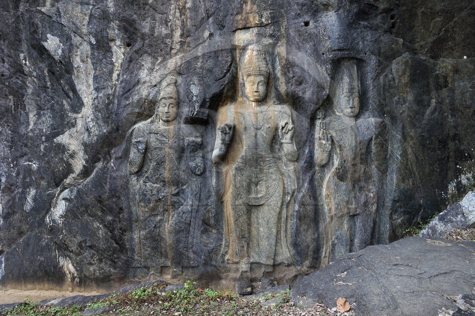 Sri Lanka, province d'Uva, Buduruwagala, bouddhas gravés dans la roche datant du Xe siècle