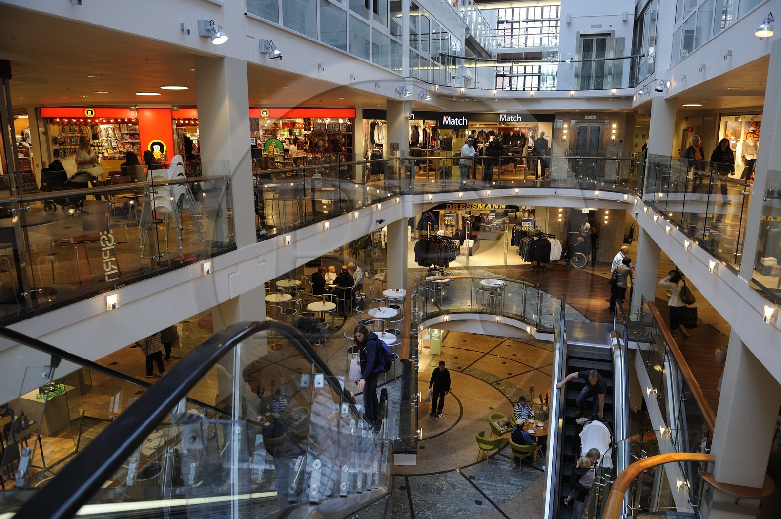 Norvège, Oslo, centre commercial Akerbrigge