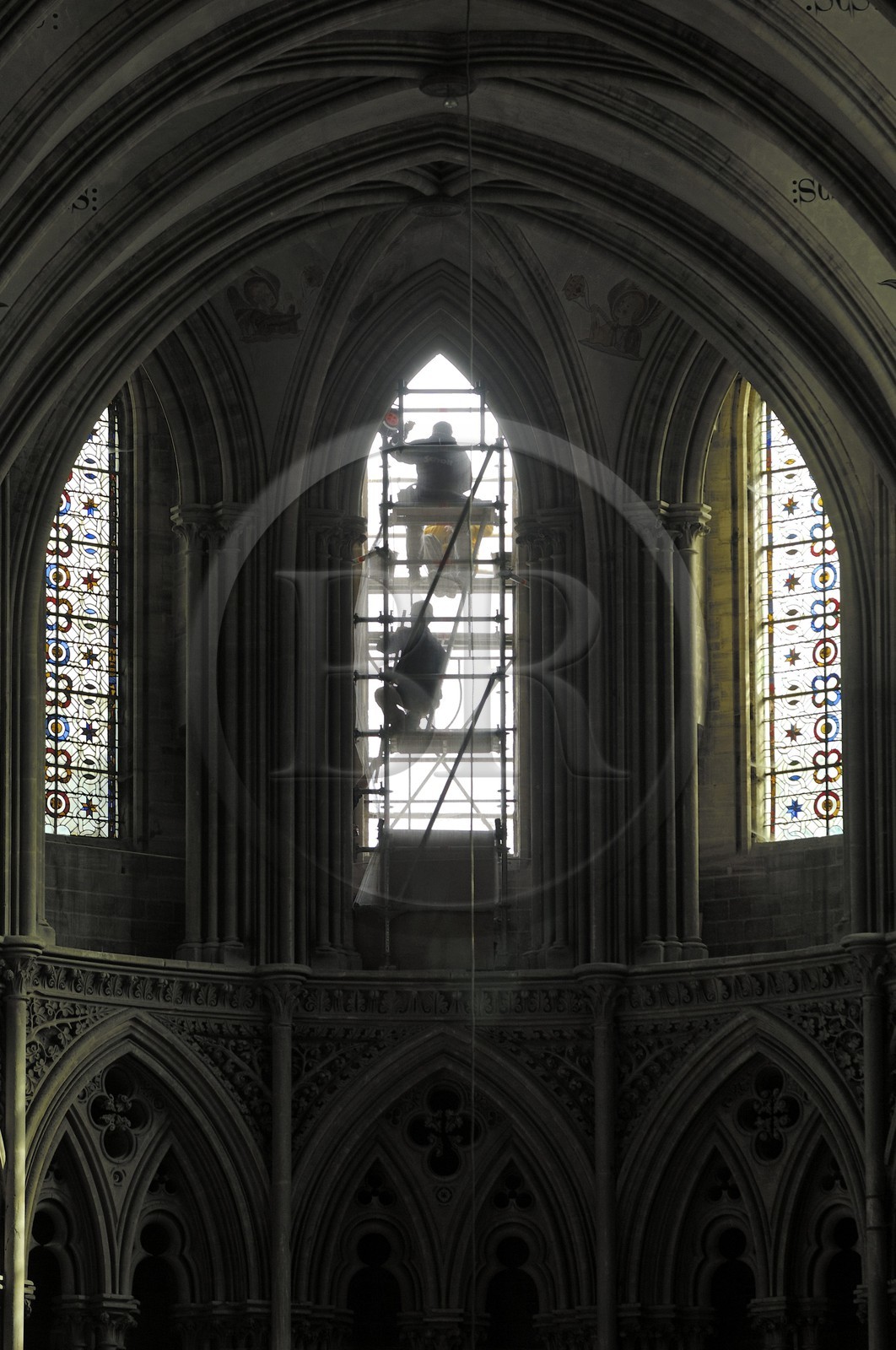France, Calvados (14), Bayeux, la cathédrale Notre-Dame, restauration d'un vitrail