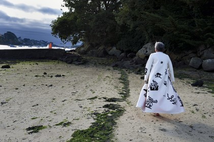 France, Finistère (29), Lannilis, Prat Ar Coum, l'artiste peintre Loic Madec