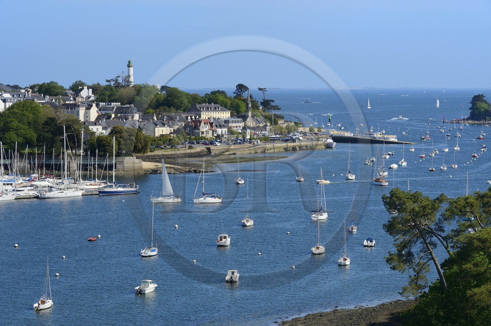 France, Finistère (29), Bénodet et mouillage sur l'estuaire de l'Odet