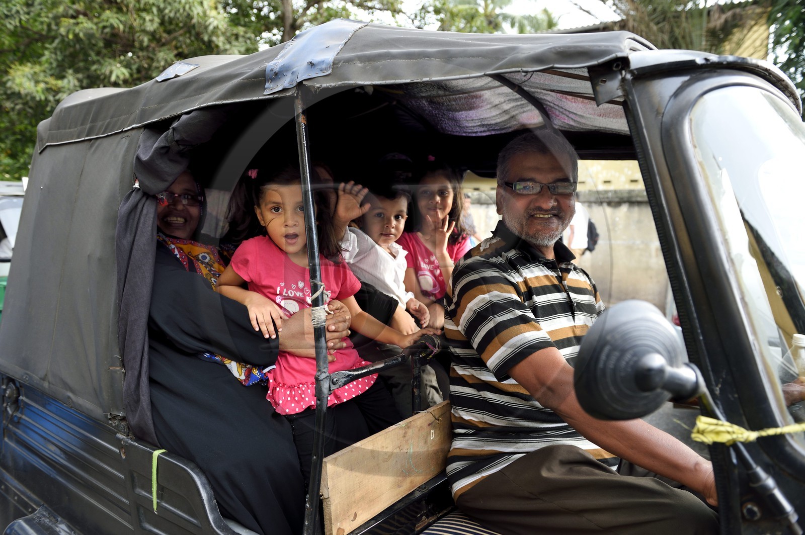 Sri Lanka, province de l'ouest, district de Colombo, Colombo, tuk-tuk dans le quartier de Pettah