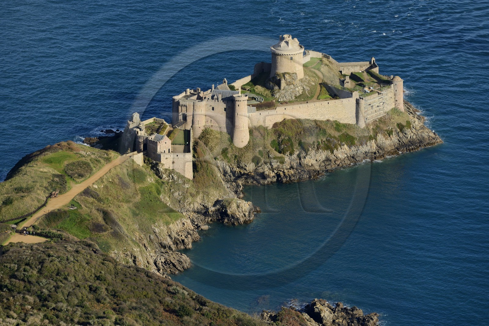 France, Côtes-d'Armor (22), Plévenon, Fort La Latte XIIIe et XIVe siècles (vue aérienne)