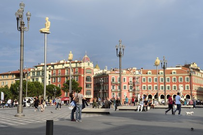 France, Alpes-Maritimes (06), Nice, quartier du Vieux Nice, place Masséna, statues de Jaume Plensa