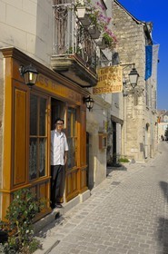 France, Indre et Loire (37), Vallée de la Loire classée Patrimoine Mondial de l'UNESCO, Chinon, restaurant les années 30 et son chef Stephane Charles dans la rue Haute Saint-Maurice