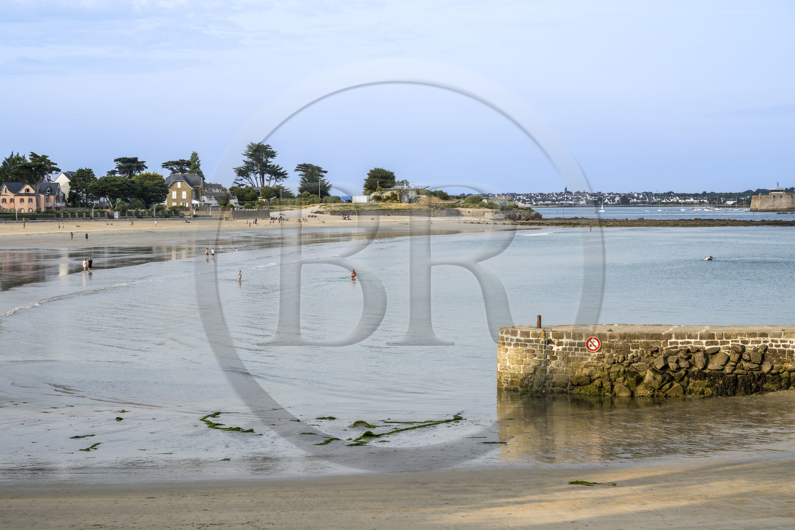 France, Morbihan (56), rade de Lorient, Larmor-Plage, Pointe des Blagueurs et la plage de Toulhars